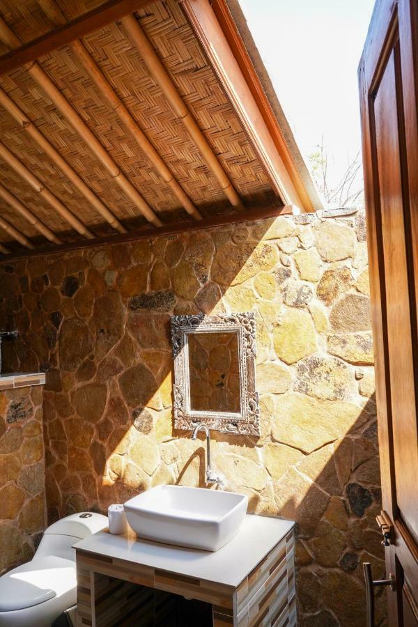Bamboo Bali Hill Bungalows Амед Екстер'єр фото